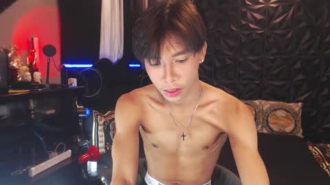 Snapshot of asianfuckertwink chatting on 11.25.25 asianfuckertwink online show from 11.25.25