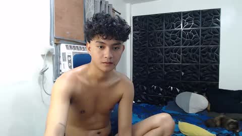 Snapshot of asianhottie05 chatting on 01.25.25 asianhottie05 online show from 01.25.25