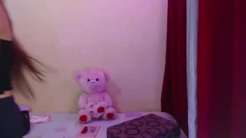 Queen Lara online show from 01.13.25