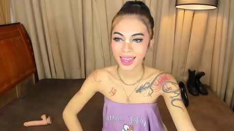 Snapshot of asianprettypetite chatting on 03.11.25 CHESKA online show from 03.11.25