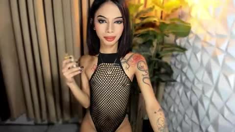 Snapshot of asianprettypetite chatting on 09.17.25 CHESKA online show from 09.17.25