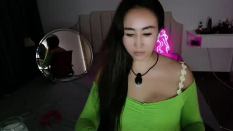 Snapshot of asianqueen777ohmi chatting on 05.28.26 Rose Mingna online show from 05.28.26