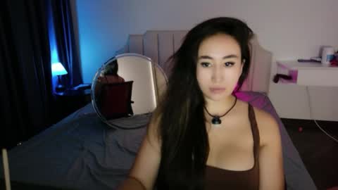Snapshot of asianqueen777ohmi chatting on 05.30.26 Rose Mingna online show from 05.30.26