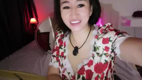Snapshot of asianqueen777ohmi chatting on 06.13.26 Rose Mingna online show from 06.13.26