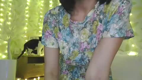 Snapshot of asianshiny chatting on 12.30.24 Alice online show from 12.30.24