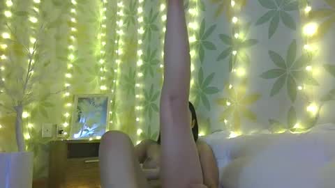 Snapshot of asianshiny chatting on 01.10.25 Alice online show from 01.10.25