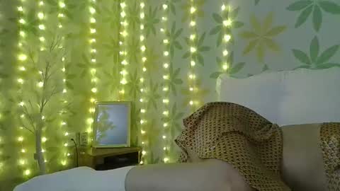 Snapshot of asianshiny chatting on 03.08.25 Alice online show from 03.08.25