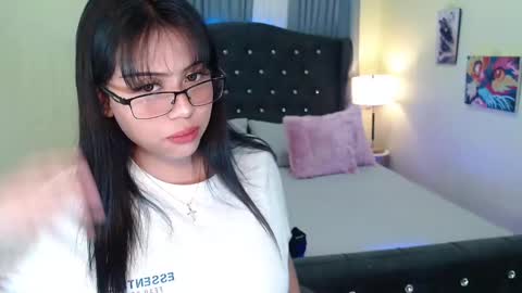 KIARA online show from 01.12.25