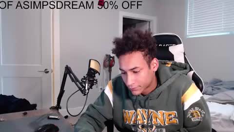 Snapshot of asimpsdream chatting on 11.01.25 asimpsdream online show from 11.01.25