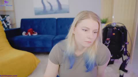 Asiri   pronounced Ah-siri Please no nicknames   3 online show from 04.21.26