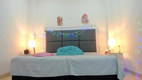  Aslhyn  online show from 12.24.24