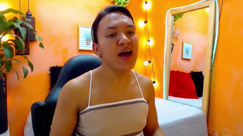 Snapshot of aslyhernandez chatting on 01.03.25 ASLY online show from 01.03.25