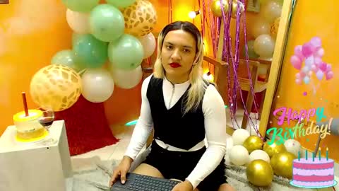 Snapshot of aslyhernandez chatting on 01.16.25 ASLY online show from 01.16.25