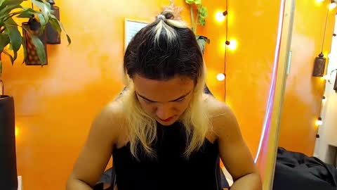 Snapshot of aslyhernandez chatting on 01.27.25 ASLY online show from 01.27.25