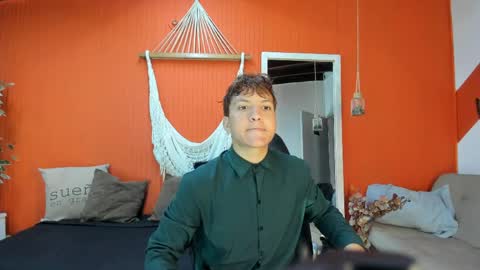 Snapshot of aslyhernandez chatting on 04.16.26 ASLY online show from 04.16.26