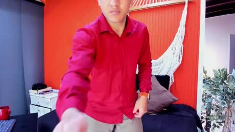 Snapshot of aslyhernandez chatting on 04.17.26 ASLY online show from 04.17.26