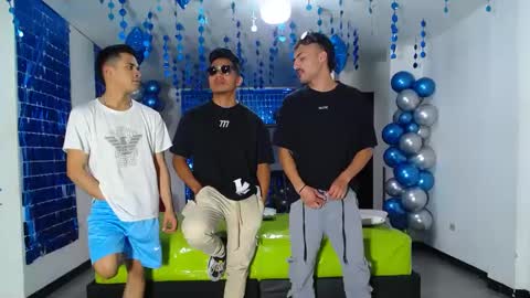 THOMAS AND DAMIAND online show from 02.15.25