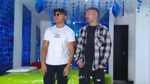 THOMAS AND DAMIAND online show from 02.22.25