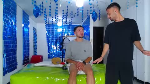 THOMAS AND DAMIAND online show from 03.04.25