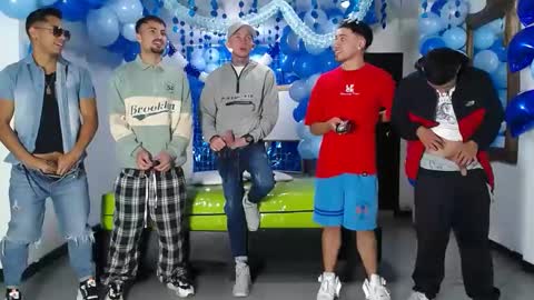 THOMAS AND DAMIAND online show from 03.12.25