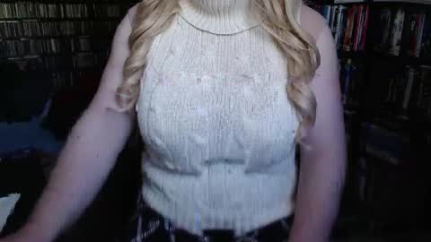Snapshot of aspen_vale chatting on 05.17.26 Aspen Vale online show from 05.17.26