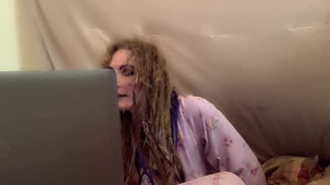 Snapshot of aspiringturtlegirl chatting on 02.25.26 aspiringturtlegirl online show from 02.25.26