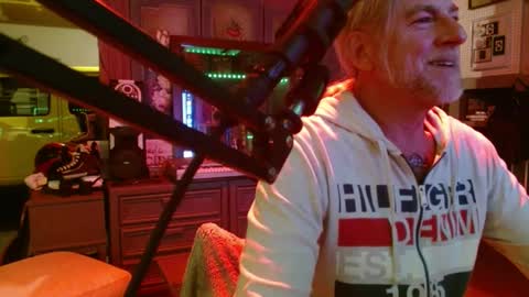 Snapshot of ass_so_sweet chatting on 09.10.25 SIR WILLIAM online show from 09.10.25