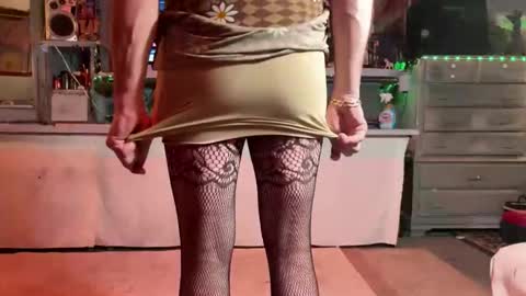 Snapshot of ass_so_sweet chatting on 12.20.25 SIR WILLIAM online show from 12.20.25