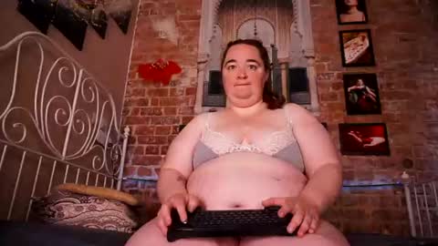 Snapshot of assgives chatting on 06.17.26 Eva online show from 06.17.26