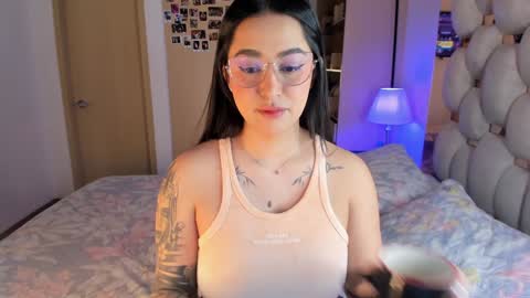 Snapshot of asshley__ chatting on 01.28.25 Ashley online show from 01.28.25