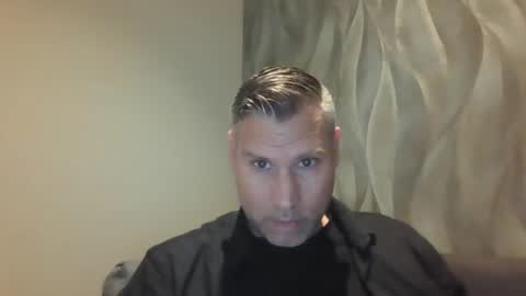 Snapshot of assmani28 chatting on 10.20.25 Assmani28 online show from 10.20.25
