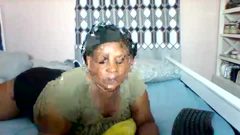 Snapshot of assqueen4 chatting on 04.30.26 FLORAH DANIEL online show from 04.30.26