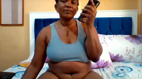 Snapshot of assqueen4 chatting on 06.19.26 FLORAH DANIEL online show from 06.19.26