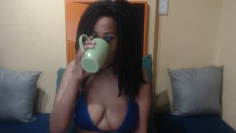 Snapshot of assseductress43 chatting on 07.26.26 assseductress43 online show from 07.26.26