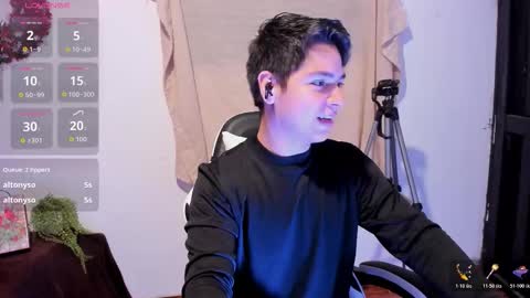 Snapshot of asta_kuro chatting on 12.05.25 Asta Kuno online show from 12.05.25