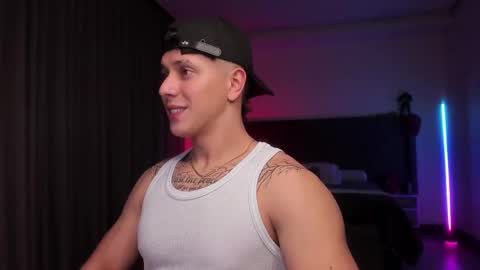 Snapshot of astonhills chatting on 09.21.25 astonhills online show from 09.21.25