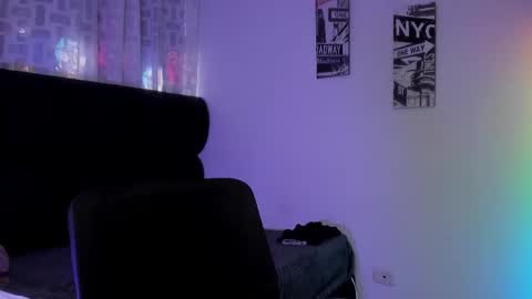 Snapshot of astonhills chatting on 10.09.25 astonhills online show from 10.09.25