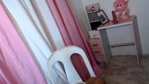 Snapshot of astraea_xxx chatting on 07.12.26 Anna online show from 07.12.26