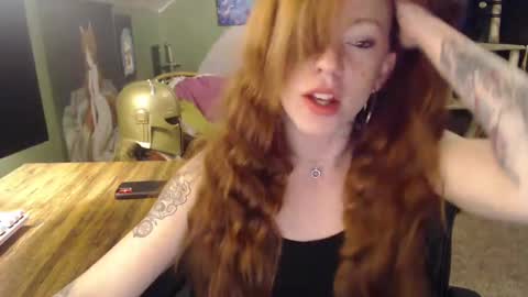 Snapshot of astraeasiren chatting on 01.07.25 AstraeaSiren online show from 01.07.25