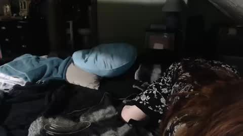 Snapshot of astraeasiren chatting on 01.08.25 AstraeaSiren online show from 01.08.25