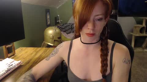 Snapshot of astraeasiren chatting on 02.18.25 AstraeaSiren online show from 02.18.25