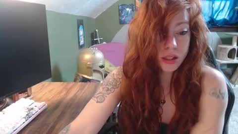 Snapshot of astraeasiren chatting on 02.21.25 AstraeaSiren online show from 02.21.25