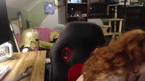 Snapshot of astraeasiren chatting on 09.25.25 AstraeaSiren online show from 09.25.25