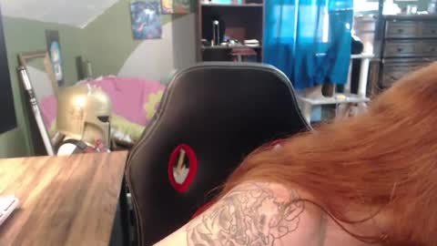 Snapshot of astraeasiren chatting on 10.03.25 AstraeaSiren online show from 10.03.25