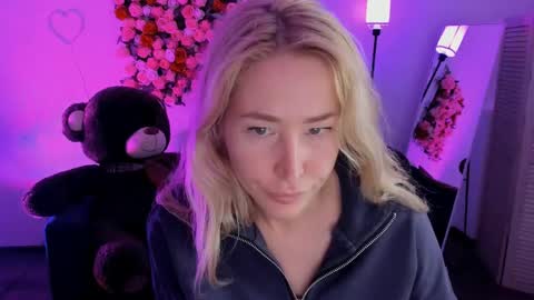 astramonroe online show from 04.18.26