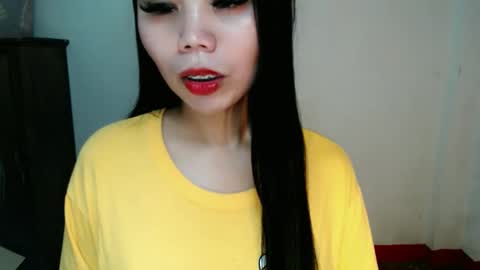 Snapshot of asuna_charming chatting on 11.19.25 asuna_charming online show from 11.19.25