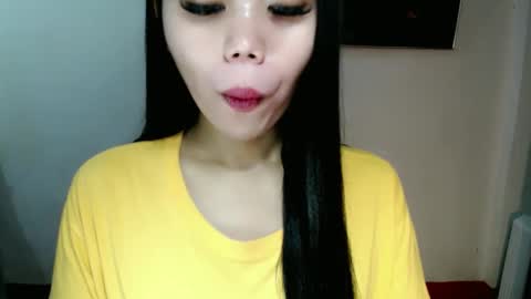 Snapshot of asuna_charming chatting on 12.14.25 asuna_charming online show from 12.14.25