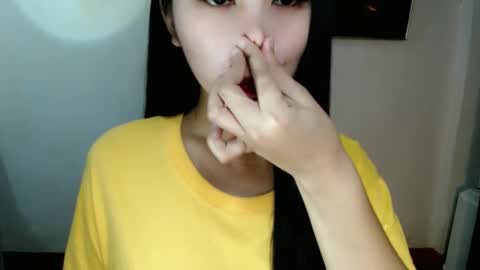 Snapshot of asuna_charming chatting on 12.15.25 asuna_charming online show from 12.15.25