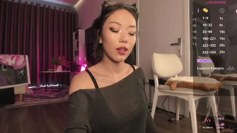 Snapshot of asuno_ chatting on 11.24.25 Follow my TG Channel for 3 tokens only online show from 11.24.25