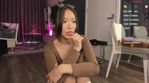 Snapshot of asuno_ chatting on 11.28.25 Follow my TG Channel for 3 tokens only online show from 11.28.25